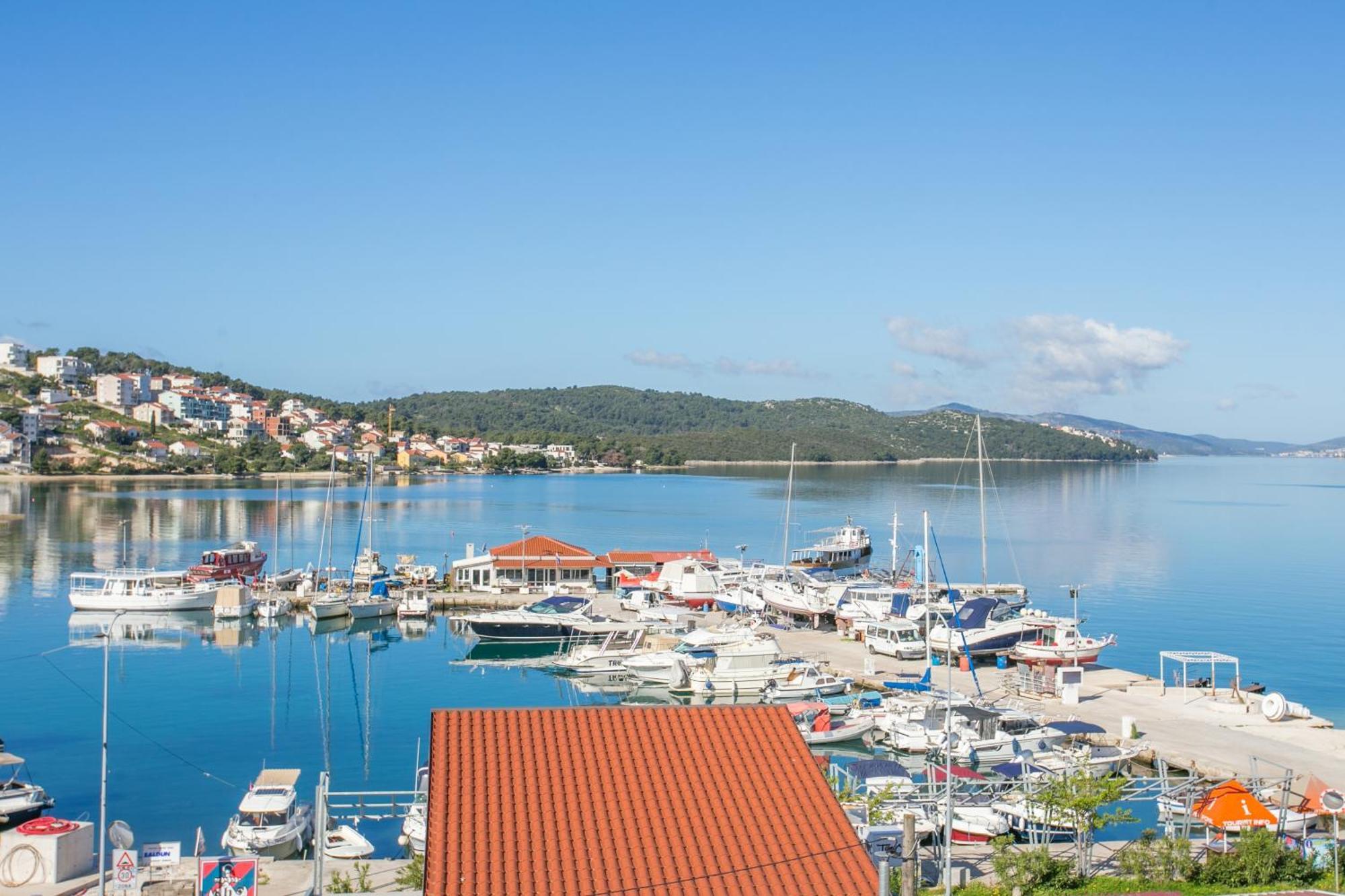 Seaside Apartments With A Swimming Pool Okrug Gornji, Ciovo - 11374 Trogir Buitenkant foto