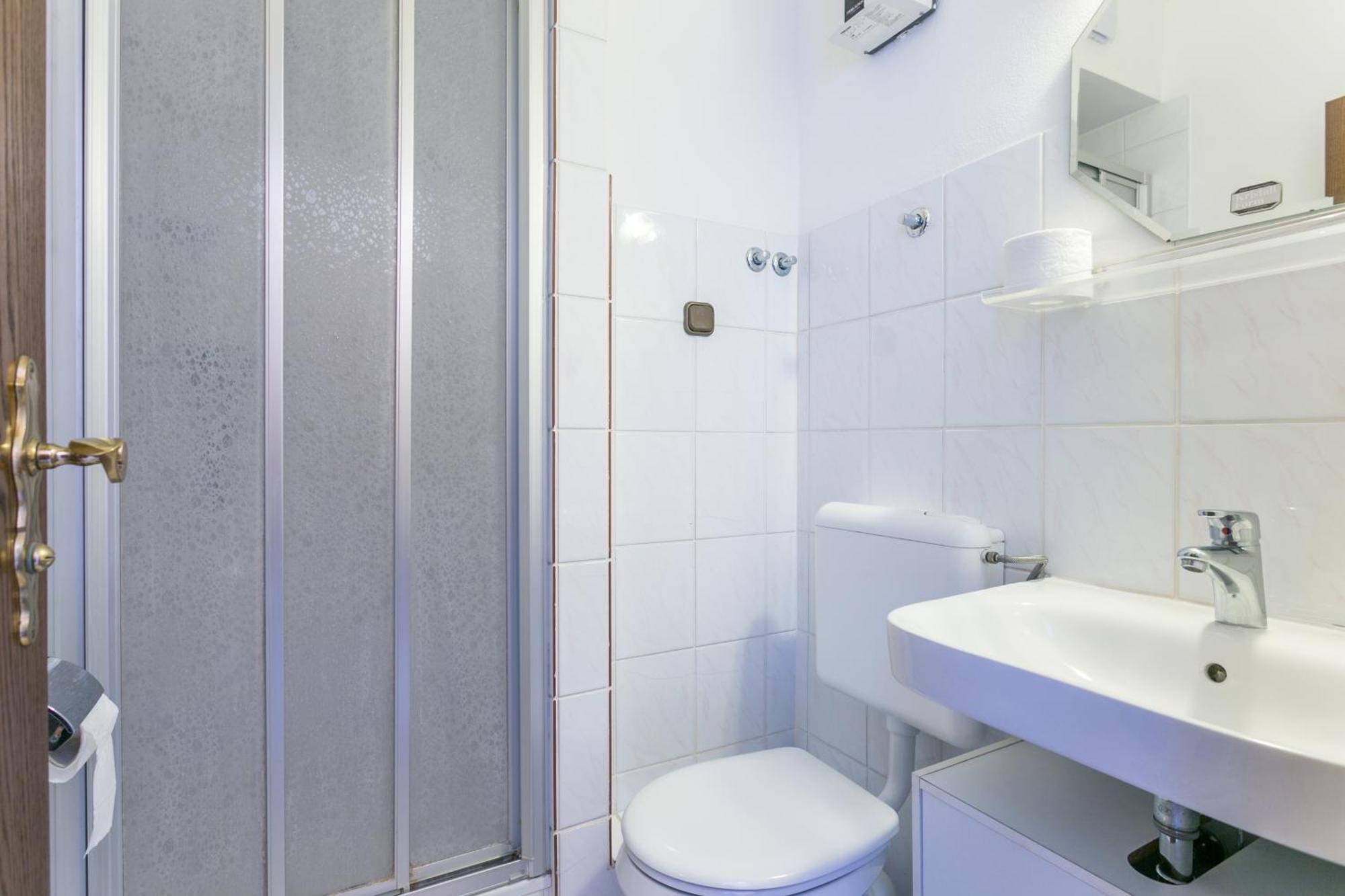 Seaside Apartments With A Swimming Pool Okrug Gornji, Ciovo - 11374 Trogir Buitenkant foto
