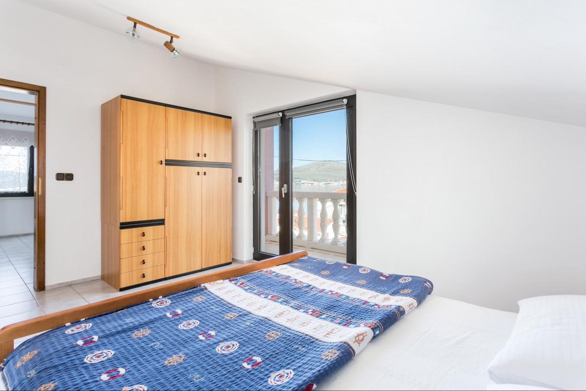 Seaside Apartments With A Swimming Pool Okrug Gornji, Ciovo - 11374 Trogir Kamer foto