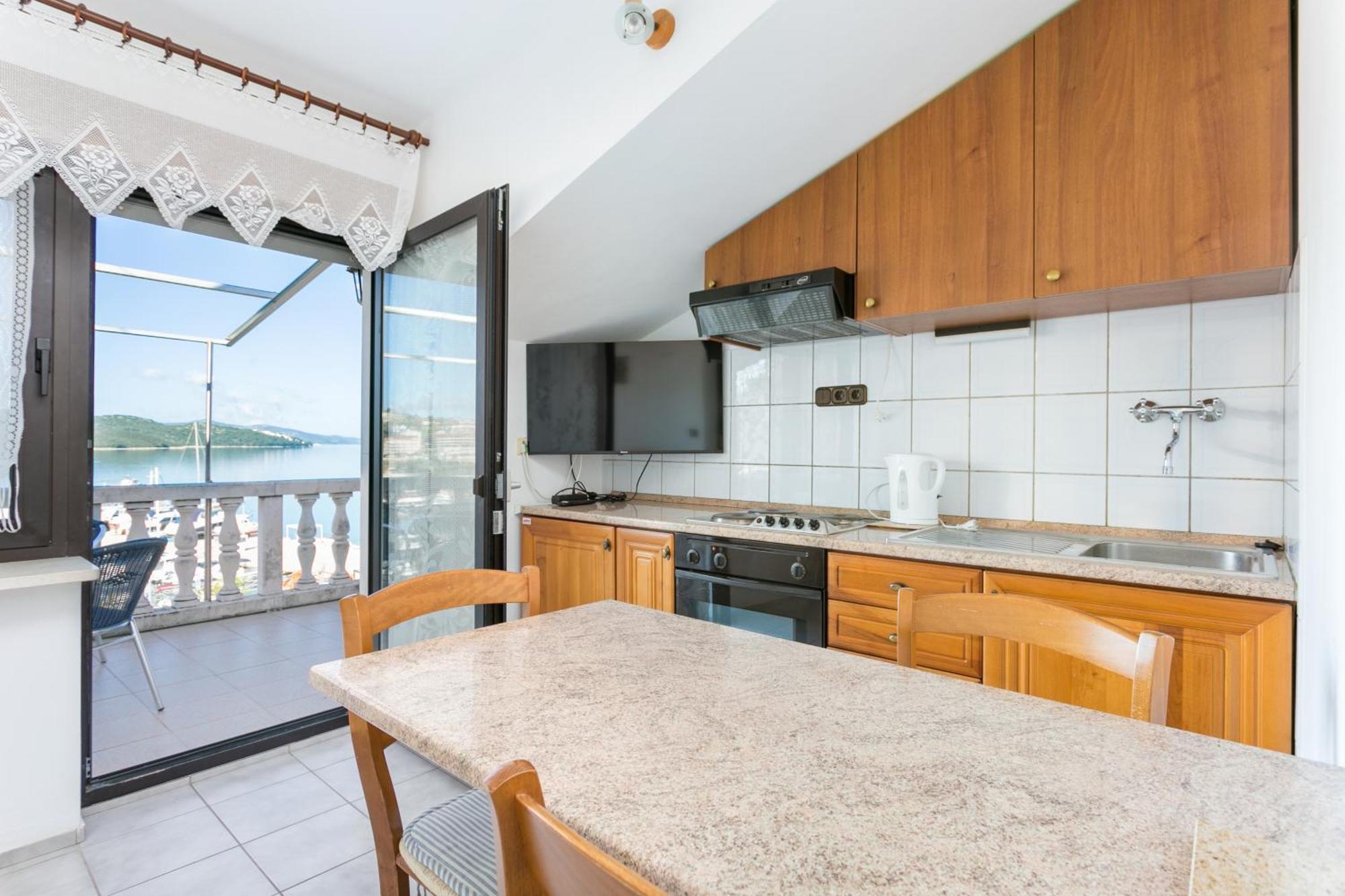 Seaside Apartments With A Swimming Pool Okrug Gornji, Ciovo - 11374 Trogir Buitenkant foto