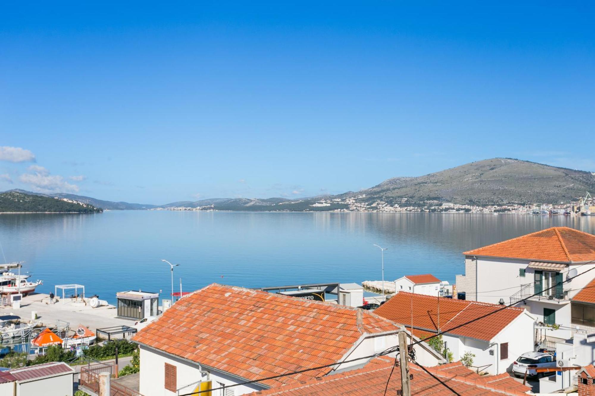 Seaside Apartments With A Swimming Pool Okrug Gornji, Ciovo - 11374 Trogir Buitenkant foto