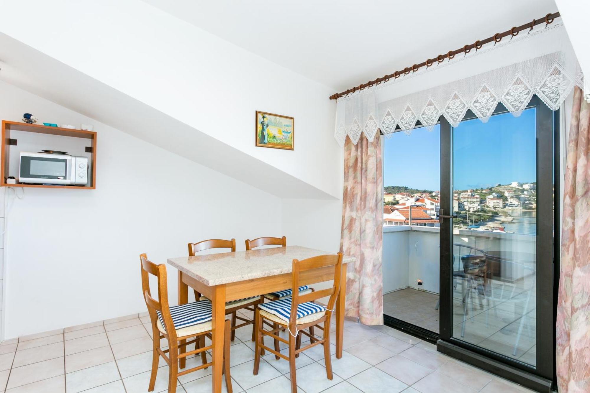Seaside Apartments With A Swimming Pool Okrug Gornji, Ciovo - 11374 Trogir Kamer foto
