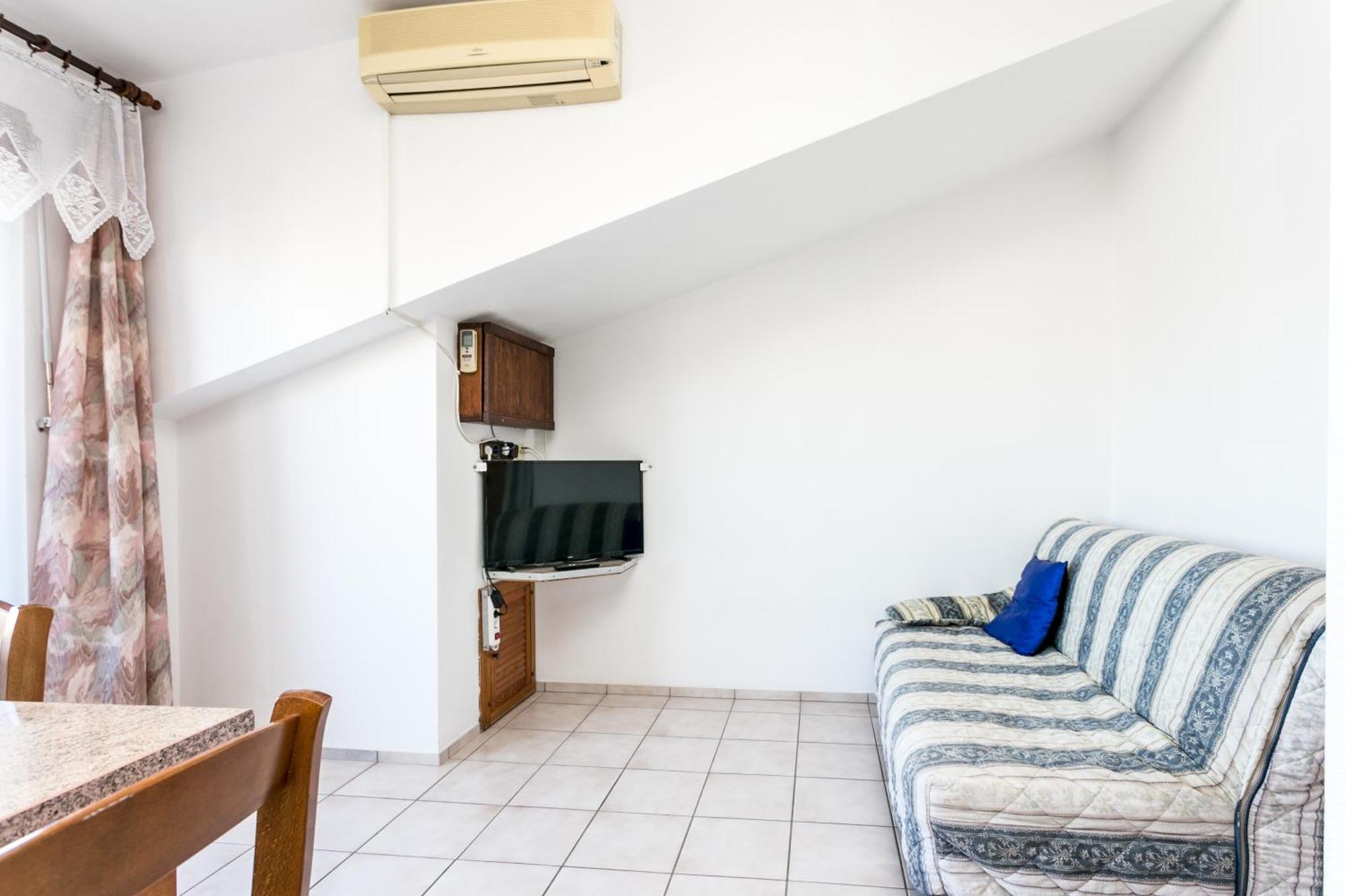 Seaside Apartments With A Swimming Pool Okrug Gornji, Ciovo - 11374 Trogir Kamer foto