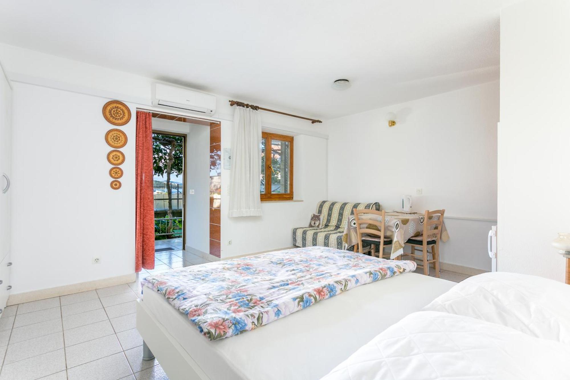 Seaside Apartments With A Swimming Pool Okrug Gornji, Ciovo - 11374 Trogir Kamer foto